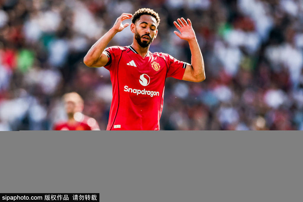 舍什科数据：6次射门2次射正，12次对抗2次成功，6.2分全队最低