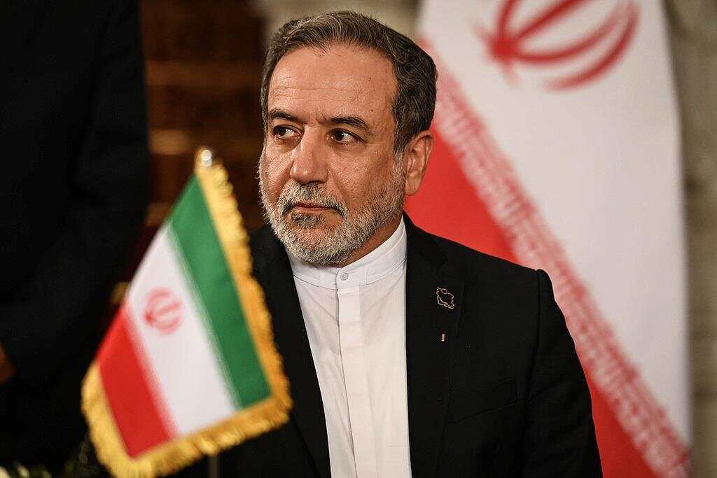 早安!世界丨普京:美若向乌提供“战斧”将摧毁俄美关系;美战争部长带3068人做俯卧撑创纪录