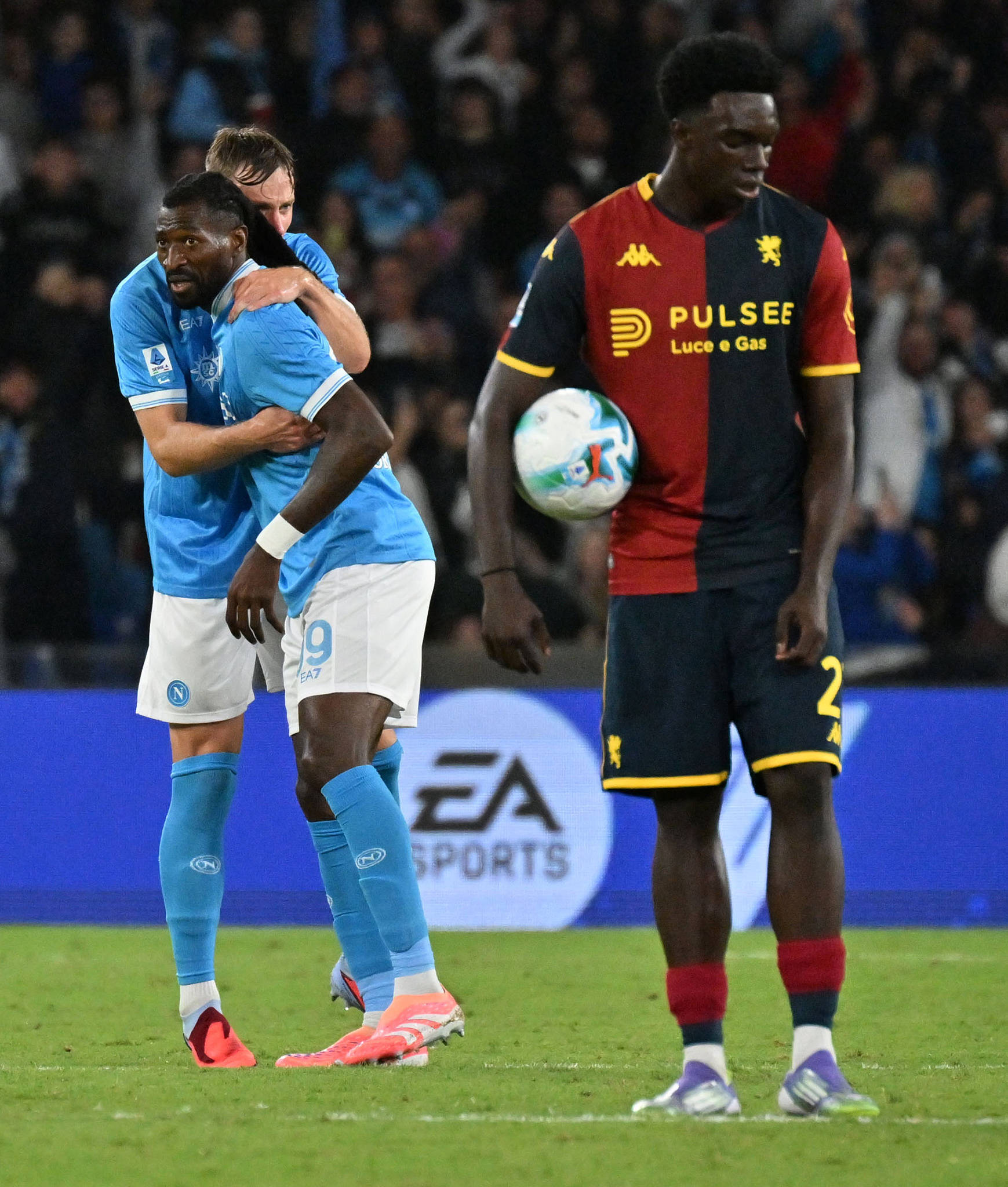 （体育）足球——意甲：那不勒斯胜热那亚