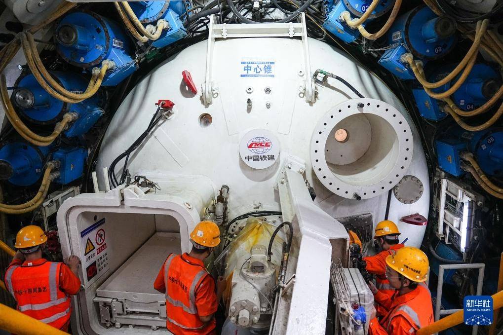 山东：济南航天大道黄河隧道南线盾构掘进突破2000米