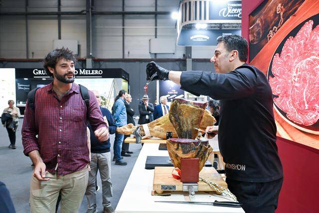 西班牙：马德里美食节举行