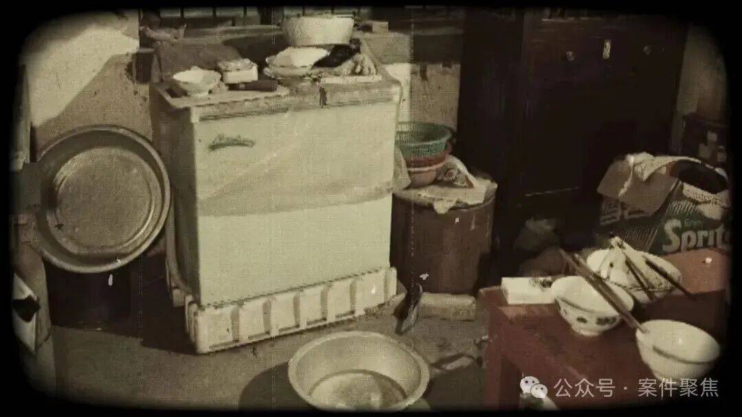 上海夫妻双双殒命！贵重财物没丢失，一枚血手印成关键线索，30年后真相大白